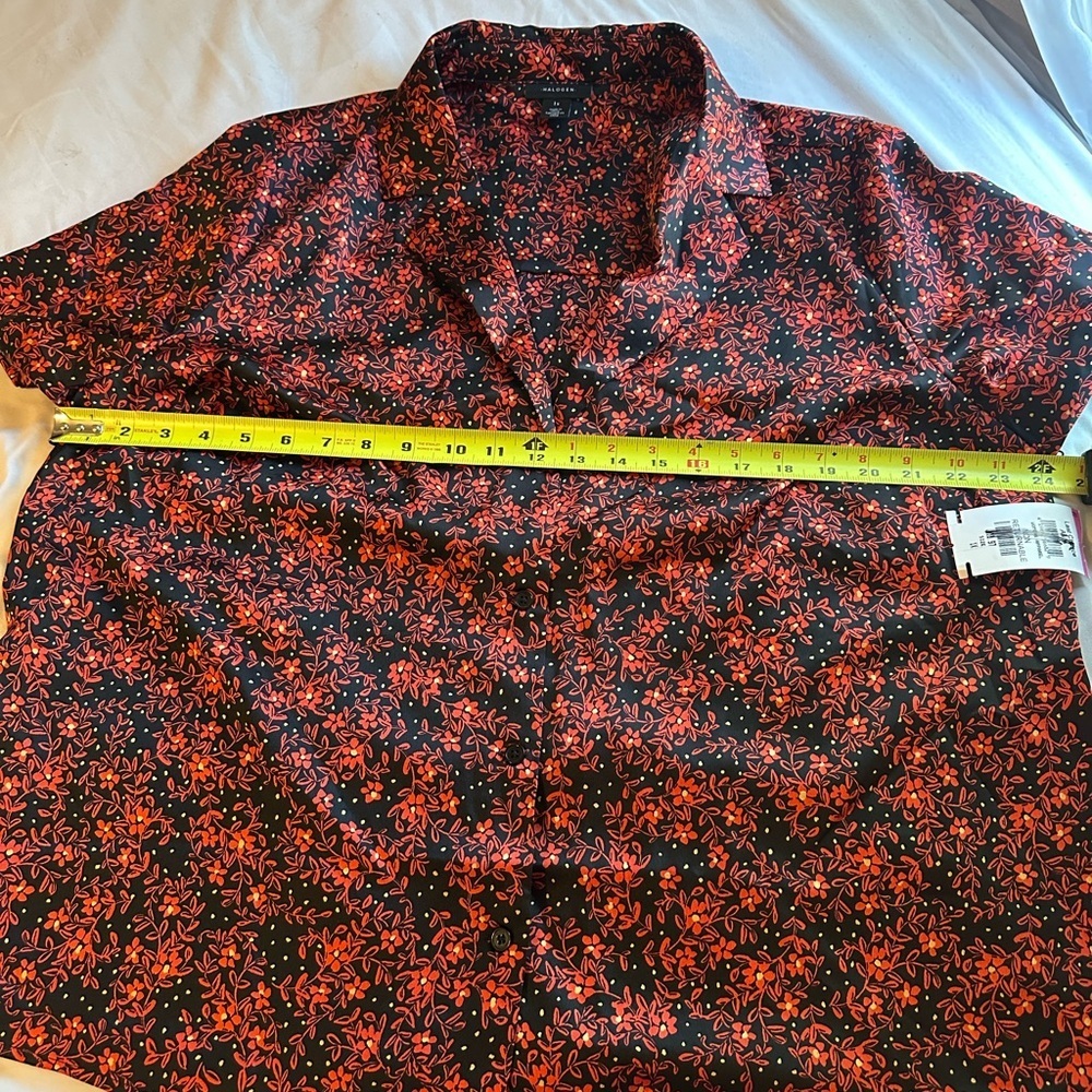 Halogen Black and Red Floral A-Line top, New, Size 1X - Picture 14 of 14